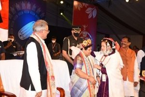 राज्यपाल  आज शाम रायपुर के साइंस कॉलेज मैदान में आयोजित राष्ट्रीय आदिवासी नृत्य महोत्सव में मुख्य अतिथि के रुप में शामिल हुईं। ...