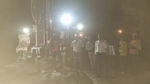 ग्राम तुमाडबरी में अवैध बोर खुदाई, बोरवेल वाहन जब्त