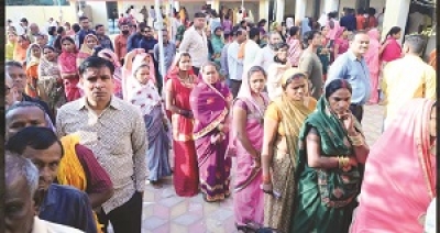 हर खास व हर आम लोगों ने लोकतंत्र के महापर्व में दी आहूति