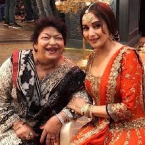 सुपुर्द-ए-खाक हुईं 'मदर ऑफ डांस' सरोज खान, परिवार ने नम आंखों से दी अंतिम विदाई