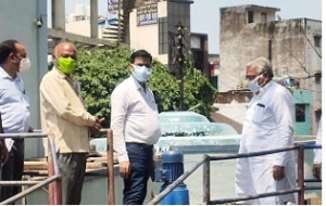 पटरी पार क्षेत्र एक सप्ताह में जल संकट से होगा मुक्त महापौर बाकलीवाल ने सभी वार्डों में कनेक्शन प्रदाय को गति देने के दिए निर्देश