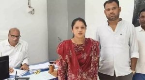 सेवा संकल्प अभियान : सेवा की कहानी -अपने नाम जमीन की रजिस्ट्री पर महिला किसान चंद्रकांता को 9,510 रुपये की राहत
