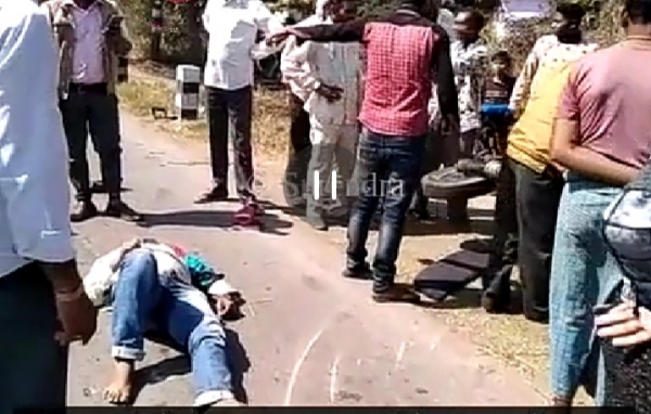 खपरी मोड़ पर माजदा व ऑटो रिक्शा में भिड़ंत, एक मृत