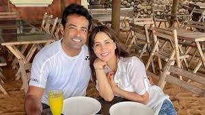 मुंबई की सड़कों पर हाथों में हाथ डाले घूमते दिखे किम शर्मा और लिएंडर पेस, लेकिन इस वजह से हो गए ट्रोल