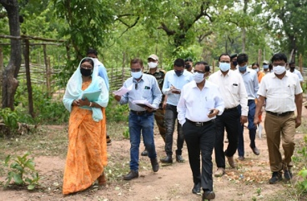 नरवा, गरवा, घुरवा, बाड़ी योजना के तहत निर्मित गौठान वनांचल क्षेत्रों में ले रहे साकार रूप