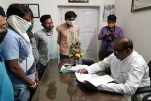 विशेष कनिष्ठ कर्मचारी चयन बोर्ड के माध्यम से भृत्य पद हेतु 25 नवम्बर तक कर सकते हैं .