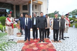 पाॅवर कंपनी में चेयरमेन पी. दयानंद ने किया ध्वजारोहण