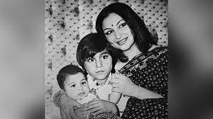 बहन सबा पटौदी ने शेयर की सैफ अली खान की बचपन की फोटो, हूबहू तैमूर जैसे दिख रहे एक्टर