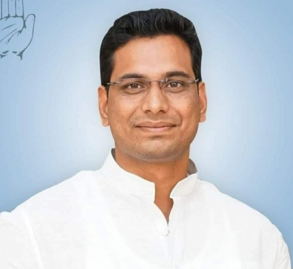 बालाजी नगर मैदान का किया जाएगा सौंदर्यीकरण , विधायक यादव की पहल से वर्षो पुरानी मांग हुई पूरी