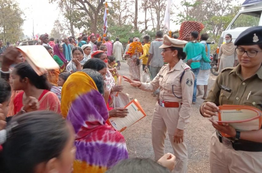 महिला जागरूकता कार्यक्रम के पंचम दिवस में व्यवसायिक क्षेत्रों एवं दुगली पहुंचकर दी गई जानकारी