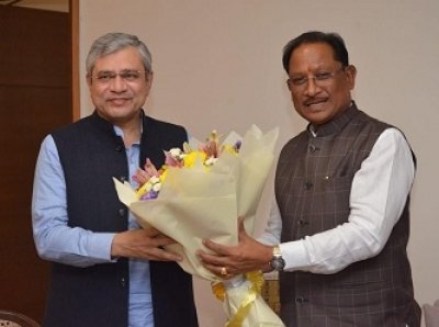 मुख्यमंत्री साय ने छत्तीसगढ़ में रेल सुविधाओं के विस्तार, नए प्रोजेक्ट्स की प्रगति और प्रगतिरत परियोजनाओं पर केंद्रीय रेल मंत्री अश्विनी वैष्णव से की चर्चा 