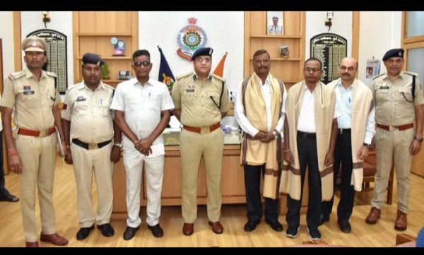 'खाकी के सिपाही': सेवानिवृत्ति... एक भावनात्मक मोड़, जहां कर्तव्य का सूरज अस्त होता है और नई ज़िंदगी का सवेरा होता है!