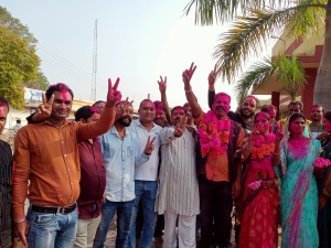 2 साल के बाद पुनः गडना में 3 वोट से  सेमरकोना पंचायत के धर्मीन हीरा कश्यप को मिली जीत ।