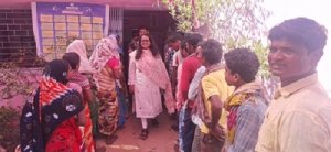 कलेक्टर एवं पुलिस अधीक्षक ने मतदान केंद्रों का किया निरीक्षण