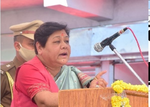 कोई भी व्यक्ति ऊंचाई में तभी पहुंचता है, जब वह अपना जमीन नहीं भूलता : सुश्री उइके