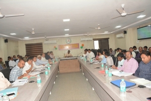 मुख्यमंत्री कार्यालय एवं प्रभारी मंत्री कार्यालय से प्राप्त पत्रों को गंभीरता से लें-कलेक्टर