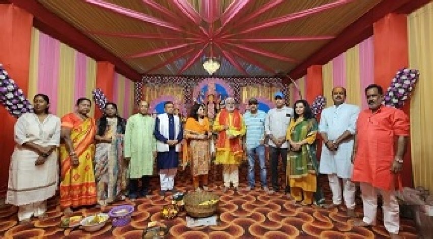 पूर्व विधानसभा अध्यक्ष प्रेमप्रकाश पांडेय ने विभिन्न दुर्गा पंडालों में किए दर्शन, मां दुर्गा से की सुख-समृद्धि की कामना