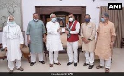 बिहार के पूर्व डीजीपी गुप्तेश्वर पांडे जेडीयू में हुए शामिल, हाल ही में लिया था वीआरएस