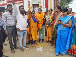 विश्व हिंदू परिषद मातृशक्ति दुर्गा वाहिनी ने किया माउंटेन गर्ल नैना का भव्य स्वागत सम्मान