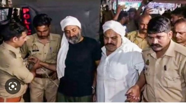 ब्रेकिंग न्यूज़ : अतीक अहमद का पाकिस्तान के साथ था संबंध ....