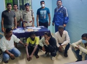 जुआ खेलते रंगे हाथ पकड़ाए जुआरियान