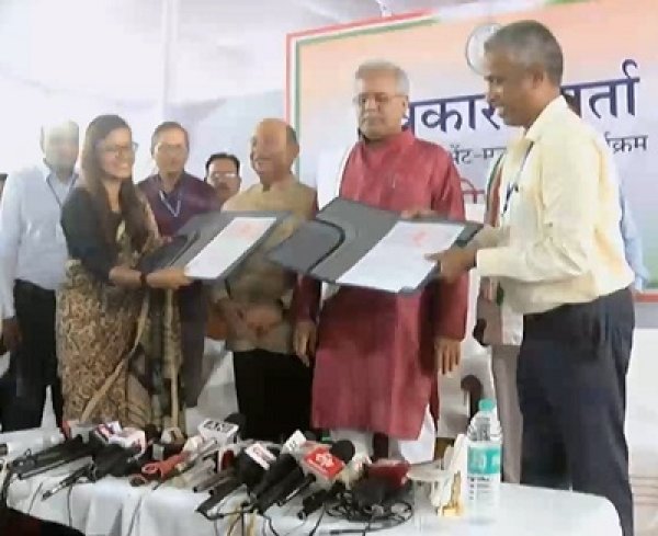 मुख्यमंत्री बघेल की उपस्थिति में छत्तीसगढ़ सरकार एवं इंदिरा गांधी राष्ट्रीय जनजातीय विश्वविद्यालय अमरकंटक के बीच हुआ एमओयू
