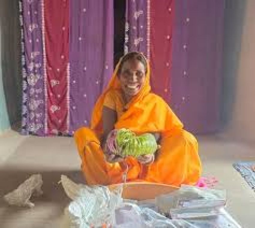 दूरस्थ बिनागुंडा गांव से मरीज को कठिन हालात में पहुंचाया गया अस्पताल