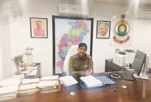 साईबर के झांसे में आने लोग भय लोभ से बचे-डीजीपी अरूण देव गौतम
