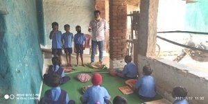 खैरागढ़ विकासखंड के ग्राम रीवागहन में निरंतर मोहल्ला क्लास का संचालन