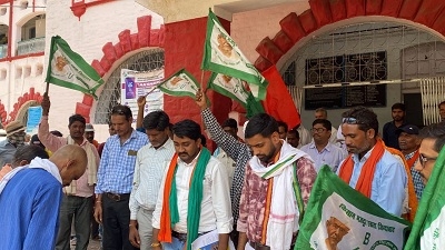 गेल कंपनी से प्रभावित किसानों ने किया कलेक्ट्रेट का धेराव व श्रद्धांजलि सभा का आयोजन