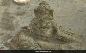 पर्यावरण के ल&zwj;िए मोहाली में NGO की पहल, गाय के गोबर से बनाए जा रहे हैं इको फ्रेंडली दीये और मूर्तियां