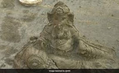 पर्यावरण के ल&zwj;िए मोहाली में NGO की पहल, गाय के गोबर से बनाए जा रहे हैं इको फ्रेंडली दीये और मूर्तियां