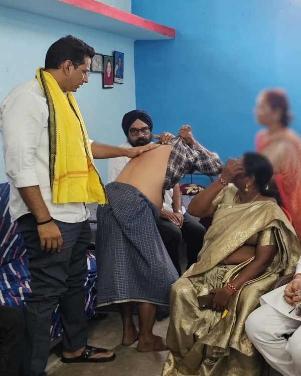 पीड़ित परिजनों से मिले विधायक देवेंद्र यादव,परिवार ने सीबीआई  जांच की मांग की