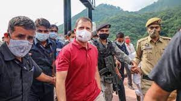 राहुल गांधी ने जम्मू में कहा 'मैं कश्मीरी पंडित हूं', तो भाजपा ने साधा निशाना