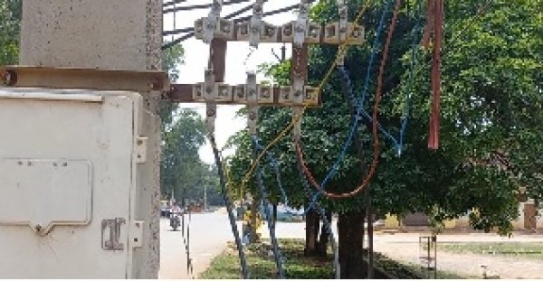 चोरी की बिजली से चल रहा था रात्रिकालीन क्रिकेट प्रतियोगिता, जनप्रतिनिधि ही लगा रहे हैं नगर पालिका को राजस्व का चूना