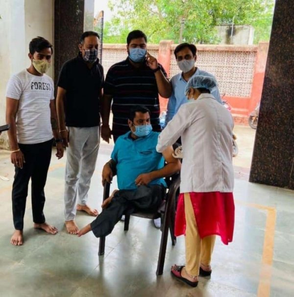 दिव्यांग जनों का हुआ वैक्सीनेशन