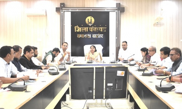 जिले में &rsquo;विकसित भारत संकल्प यात्रा&rsquo; के आयोजन के तैयारियों के संबंध में सीईओ जिला पंचायत ने ली बैठक