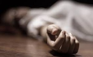 बात करने से मना किया तो शख्स ने 51 बार पेचकस घोंपकर की 20 साल की युवती की हत्या
