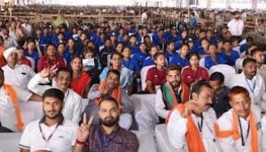 प्रधानमंत्री नरेंद्र मोदी को देखने और सुनने पहुंचे युवा, बस्तर ओलंपिक के विजयी प्रतिभागी और लखपति दीदियां