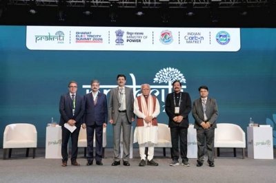 &lsquo;प्रकृति-2026&rsquo; का भव्य शुभारंभ: केंद्रीय मंत्री ने भारतीय कार्बन बाजार पोर्टल लॉन्च कर जलवायु प्रतिबद्धताओं को दी नई मजबूती ?⚡
