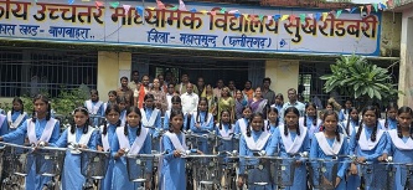सुखरीडबरी, नर्रा और परसुली में 162 छात्राओं को मिली सरस्वती साइकिल, शिक्षा की राह हुई आसान