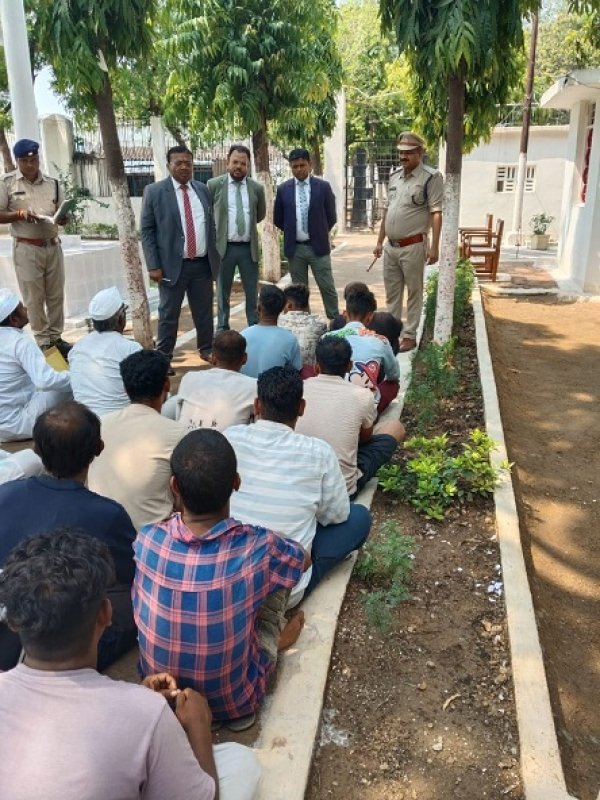 प्रधान जिला एवं सत्र न्यायाधीश के. विनोद कुजूर ने किया केंद्रीय जेल दुर्ग का निरीक्षण, बंदियों के अधिकारों और सुविधाओं की ली विस्तृत जानकारी