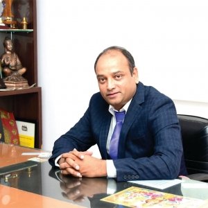 "विदाई के आंसू: कृष्णा पब्लिक स्कूल के डायरेक्टर आलोक त्रिपाठी का निधन, अंतिम संस्कार कल शिवनाथ नदी मुक्तिधाम में"