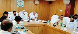 सरकार की फ्लैगशिप योजनाओं का बेहतर क्रियान्वयन सुनिश्चित करें – मंत्री टी.एस. सिंहदेव