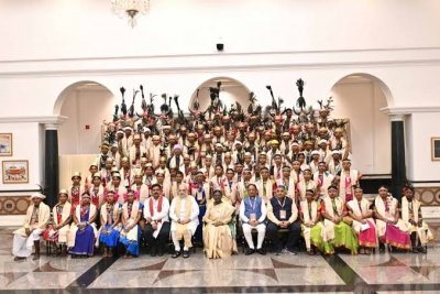 राष्ट्रपति भवन में गूंजा बस्तर का गौरव: मांझी-चालकी परंपरा को मिला राष्ट्रीय सम्मान, राष्ट्रपति ने स्वयं परोसा भोजन