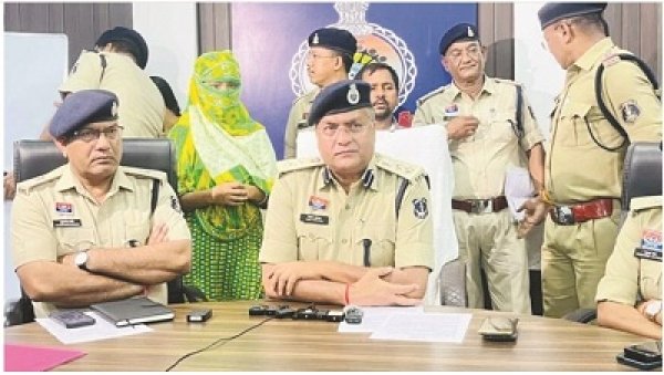 भिलाई में पकड़ाई बांग्लादेशी महिला, दो साल से पहचान छिपाकर रह रही पन्ना बीबी को पुलिस ने किया गिरफ्तार