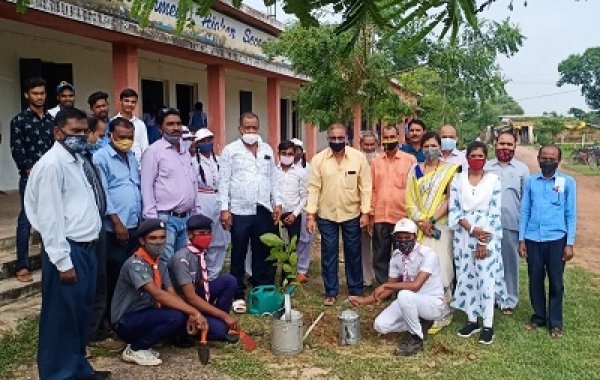 खंडसरा स्कूल के बैठक में स्वतंत्रता दिवस के साथ मनाने का निर्णय