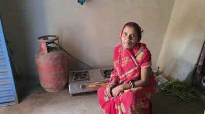 उज्ज्वला ने बदली चंपा की रसोई, धुएं और लकड़ी की मशक्कत से मिली राहत