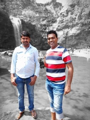 मानवता से बढ़कर कुछ नहीं तड़पते सारथी की जान बचाने अधिकारी ने दिए एक लाख - कहा जान के आगे रूपए का मोल नहीं