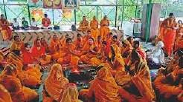 गुरु पूर्णिमा पर पतंजलि योग समिति का आयोजन, यज्ञ व गुरु वंदना के साथ राष्ट्र सेवा का लिया संकल्प